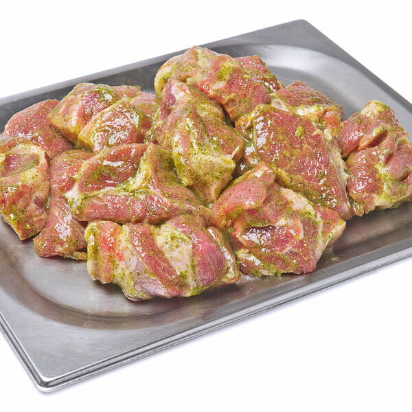 Шашлык свиной АШАН Красная птица Барбекю охлажденный (1,2-1,8 кг), 1 упаковка 