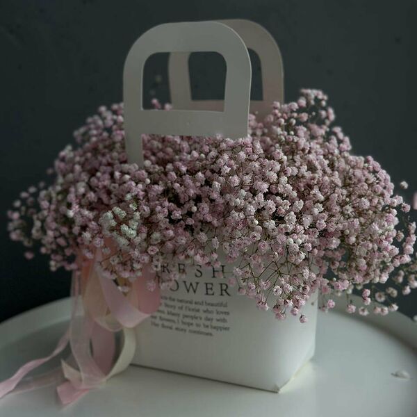 Композиция из розовой гипсофилы