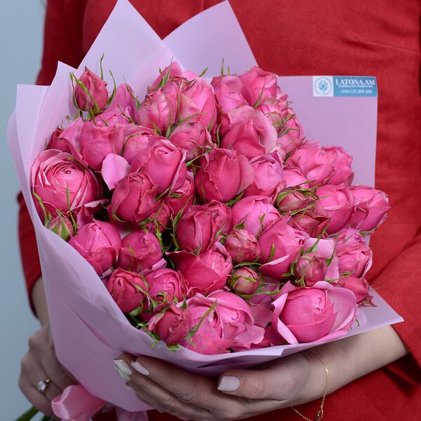 Монобукет Chanel со светло-розовым букетом пионов