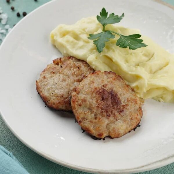 Куриные котлеты с картофельным пюре