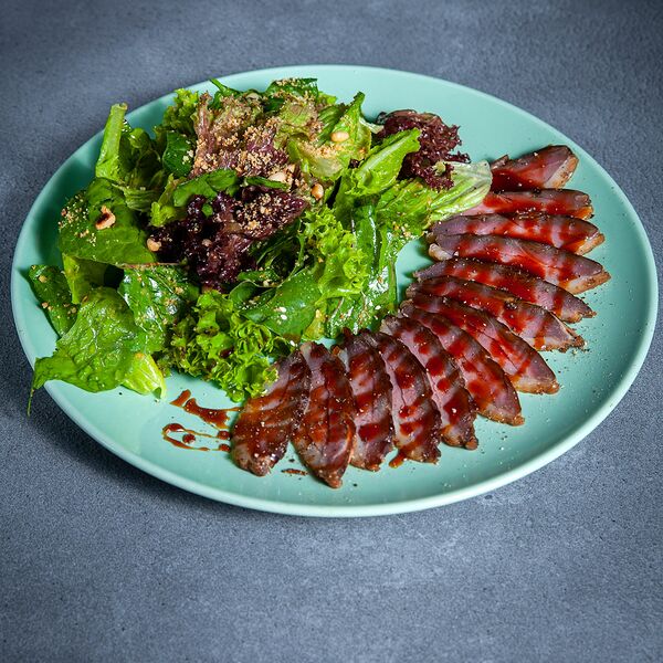 Салат месклан с утиной грудкой