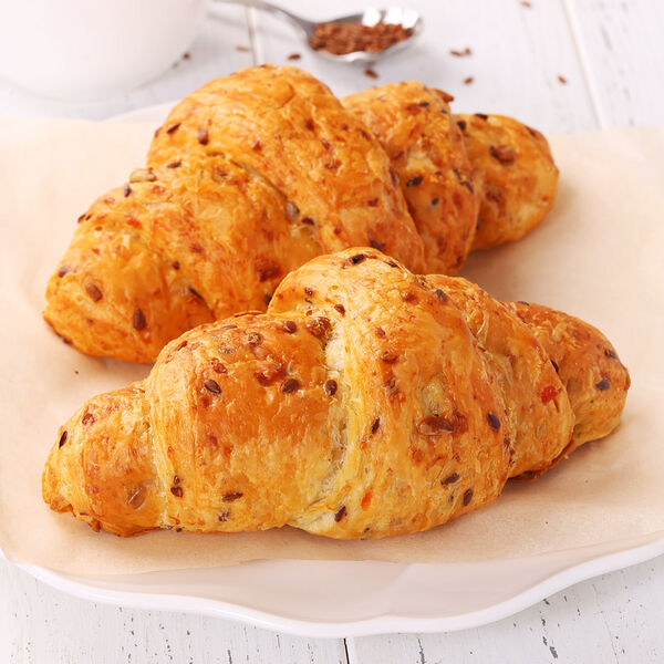 Круассан Французский цельнозерновой на сливочном масле МясновЪ Пекарня 1шт, 70г