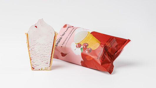 Пломбир Вкусвилл Вишня-Черешня в вафельном стаканчике, 90 г