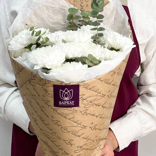 Букет из цветов, монобукет из хризантем Эвкалипт в облаках