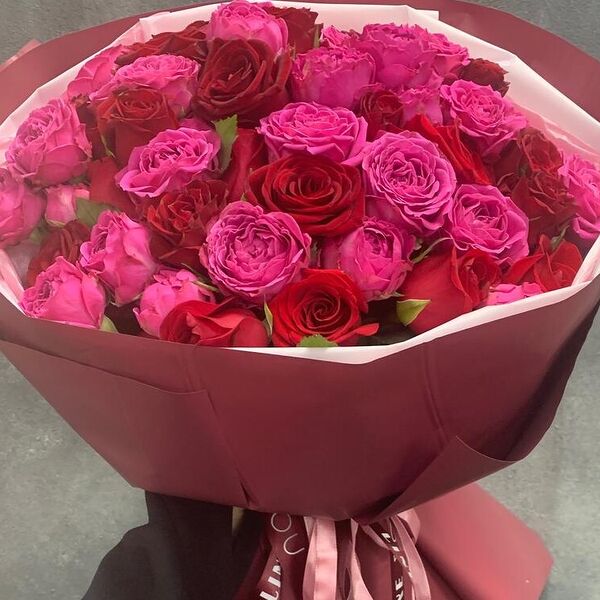 Bubble букет кустовых пионовидных роз мисти баблз