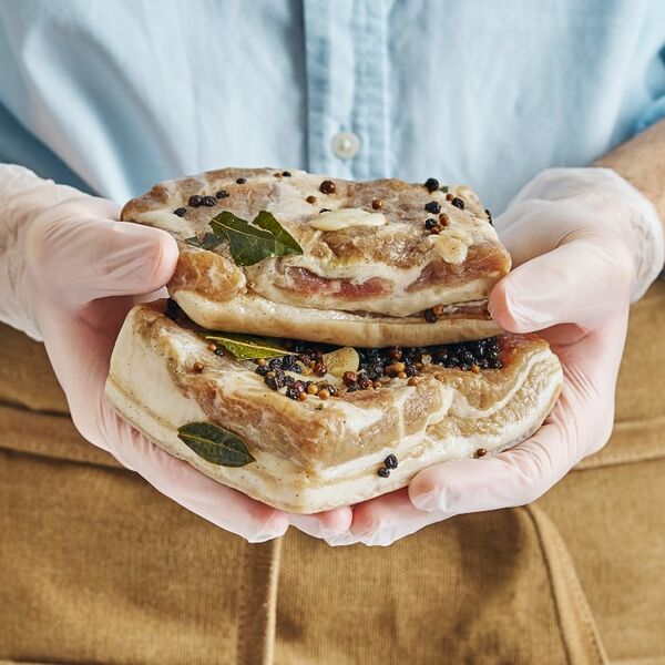 Грудинка соленая пряная 0.2-0.4кг