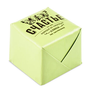 Конфета Счастье Пралине с фисташками и базиликом в молочном шоколаде