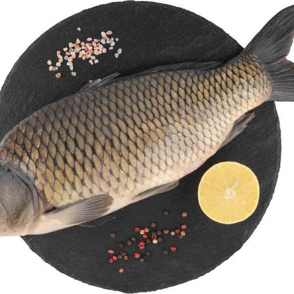 Карп охлаждённый Globus неразделанный, вес