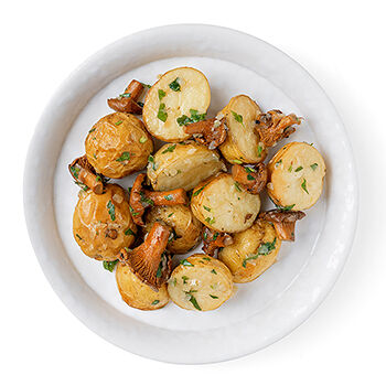 Картофель с лисичками, тимьяном и розмарином 300 г Уже Готово Россия