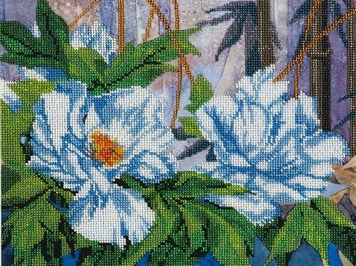 БН-3044 Набор для вышивания бисером Hobby&Pro 'Белые пионы' 32*25см