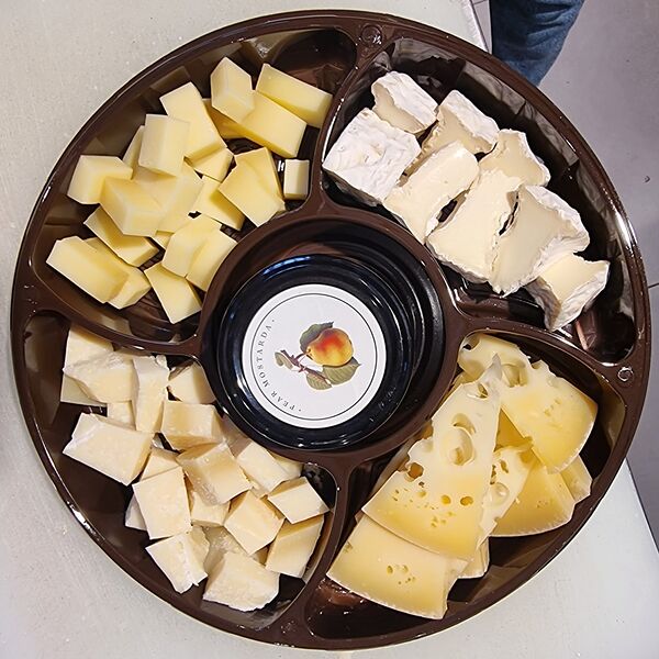 Сырная тарелка к белому вину