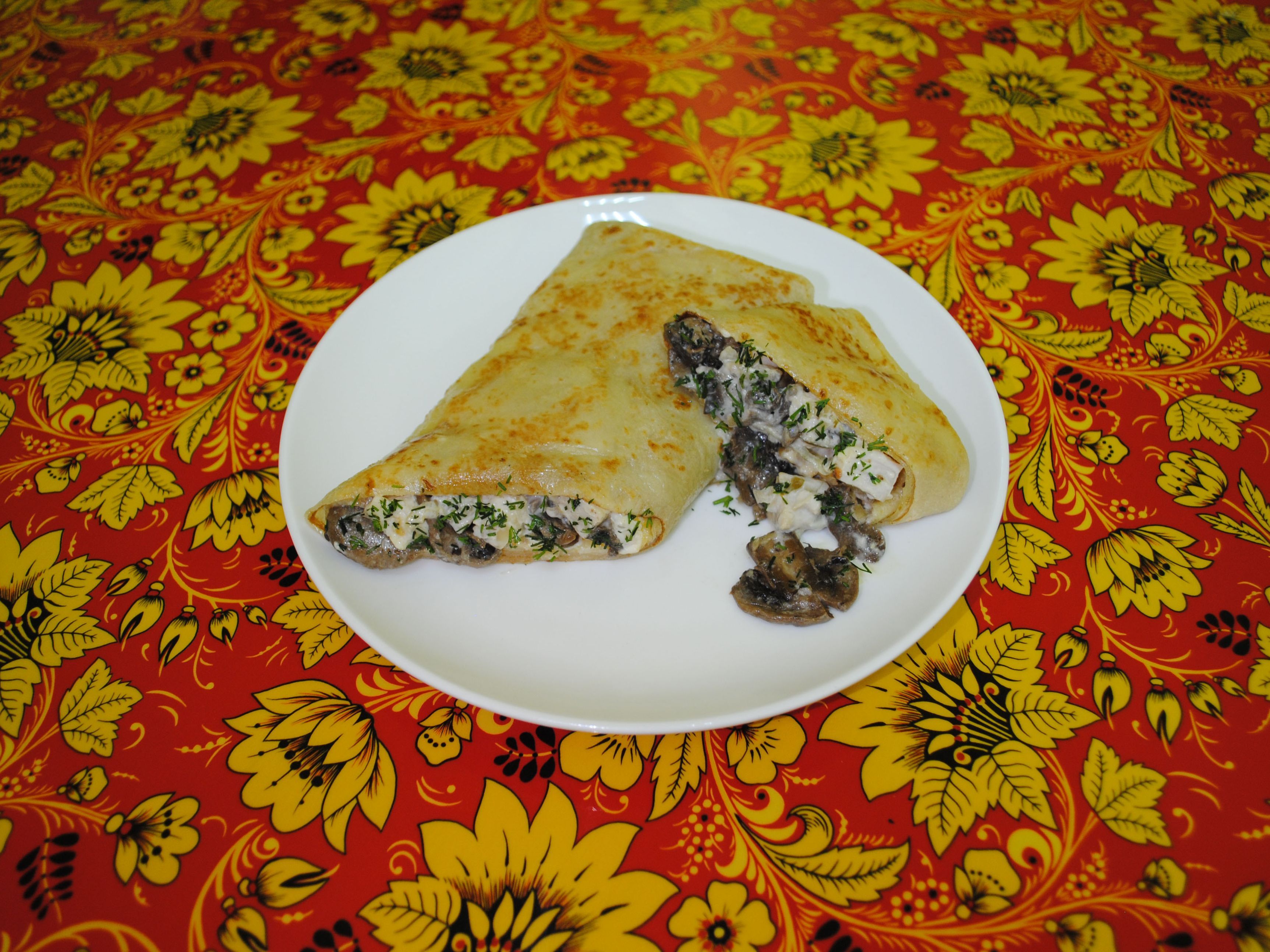 Блин с курицей и грибами
