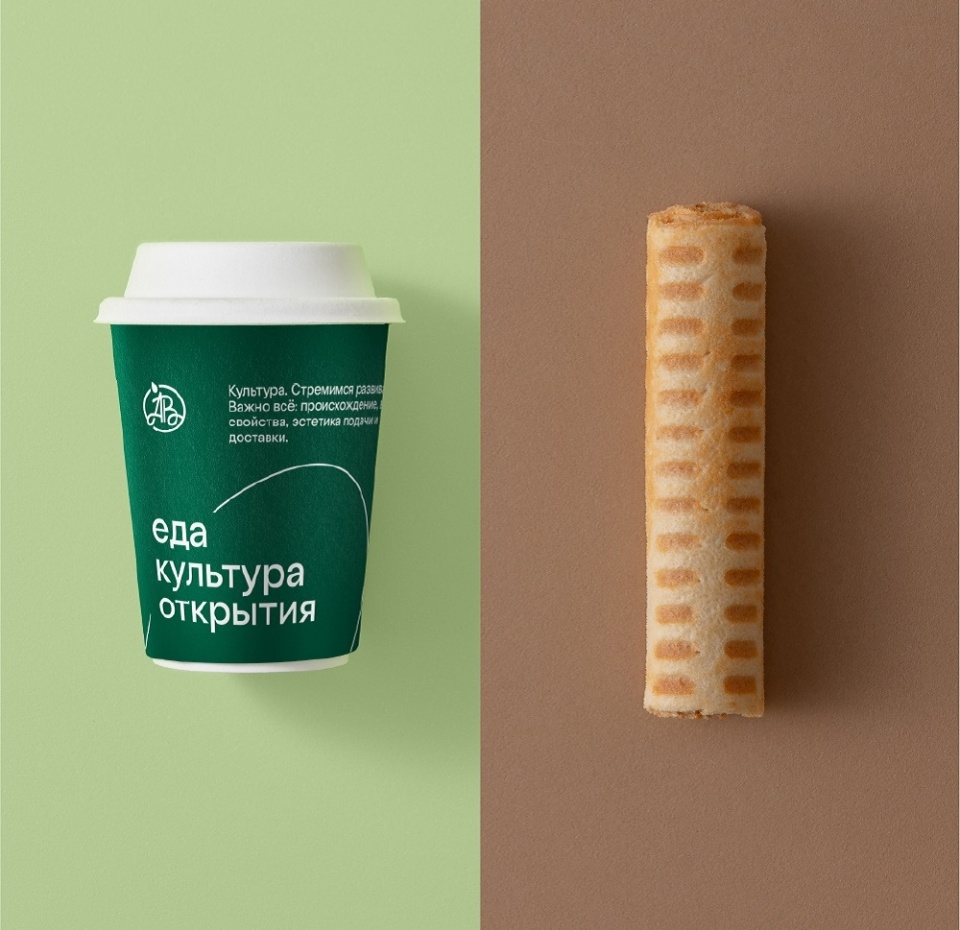 

Кофе с собой Капучино 300 мл + Вафельная трубочка с варёным сгущённым молоком Mon Realle 60г, Россия