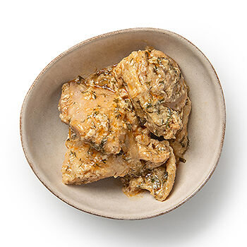 Окорочка куриные в сметанном соусе с зеленью