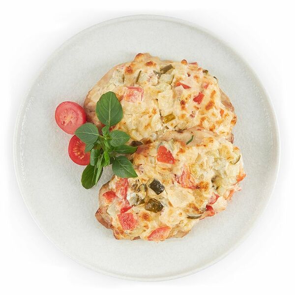 Курица с сыром и огурцом запеченная