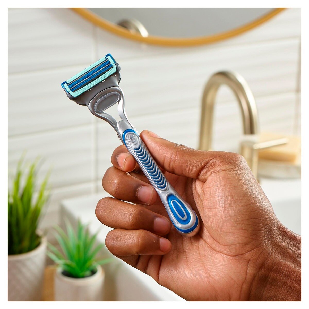 

Кассеты для бритья GILLETTE Skinguard Sensitive 8 шт