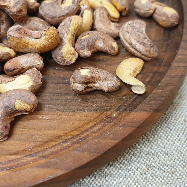 Орех Кешью неочищенные на развес