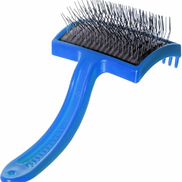 Пуходёрка пластмассовая большая Зооник Кавказец 7,5×7×17,5 см в ассортименте