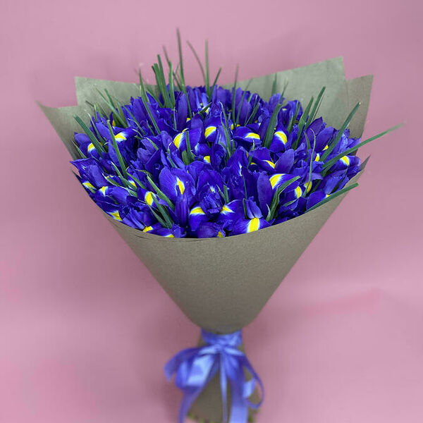 Букет цветов из 45 Ирисов