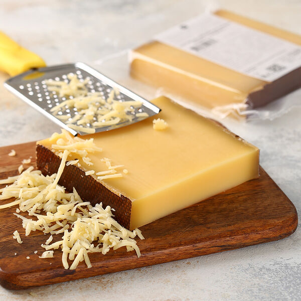 Сыр Элидорф твердый 50% МясновЪ Ферма созревание 120 суток, Алтайский край