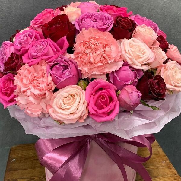 Нежная коробка с розами