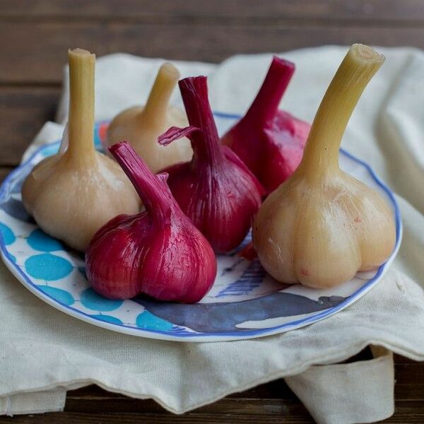 Чеснок белый маринованный крупный, 1 шт.