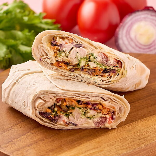 Шаурма с курицей и салатом коул слоу