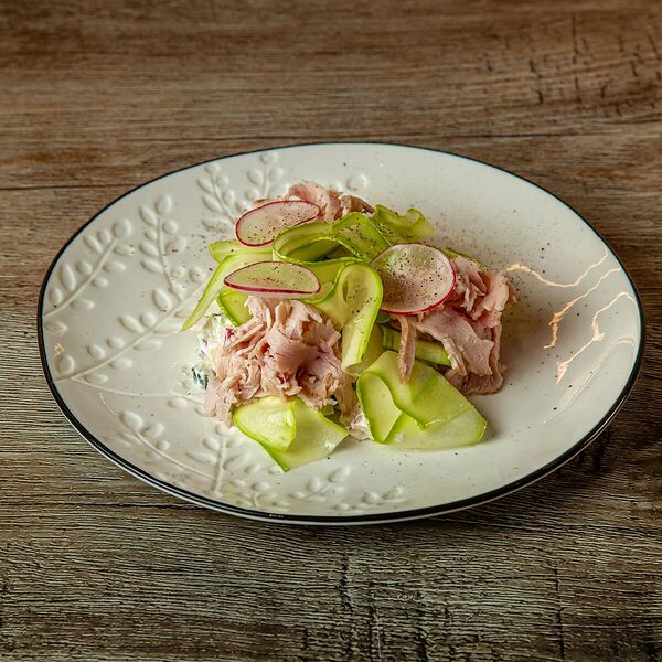 Картофельный салат с пастрами из индейки