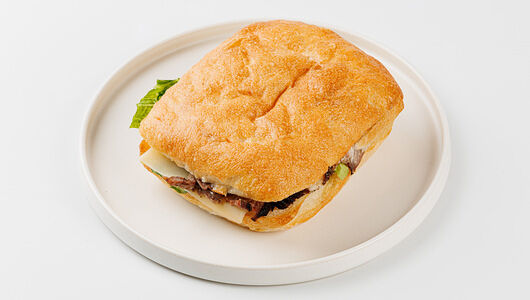 Чиабатта ВкусВилл с говядиной, овощами и сыром, 130г