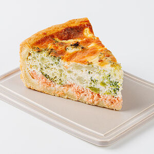 Пирог с семгой, брокколи и брынзой