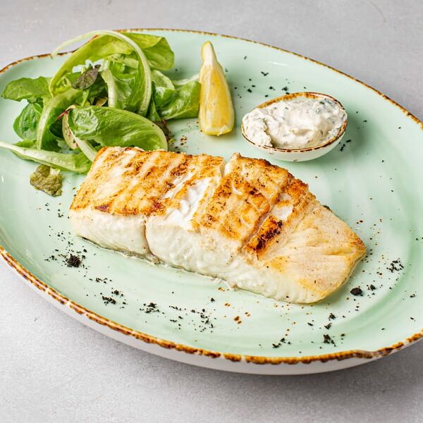 Стейк из белуги на гриле