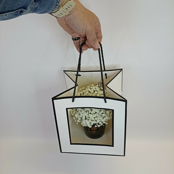 Стаканчик с гипсофилой 