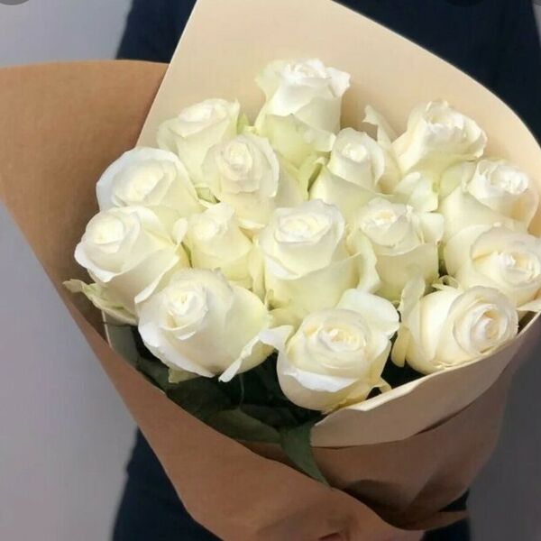 Розы белые голландские 60 см