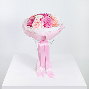 Букет микс Ирис из 11 пионовидных эквадорских роз, Эквадор