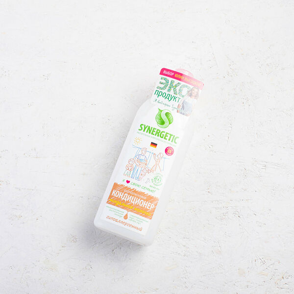 Биоразлагаемый кондиционер для белья Миндальное молочко SYNERGETIC