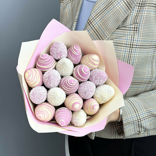 Букет из клубники в шоколаде 19 шт «Purple»