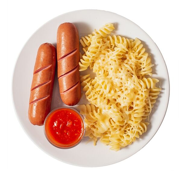 Сосиски с фузилли и тёртым сыром Уже Готово