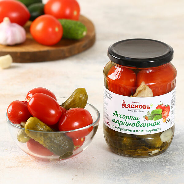 Ассорти маринованное из огурчиков и помидорчиков МясновЪ Буфет
