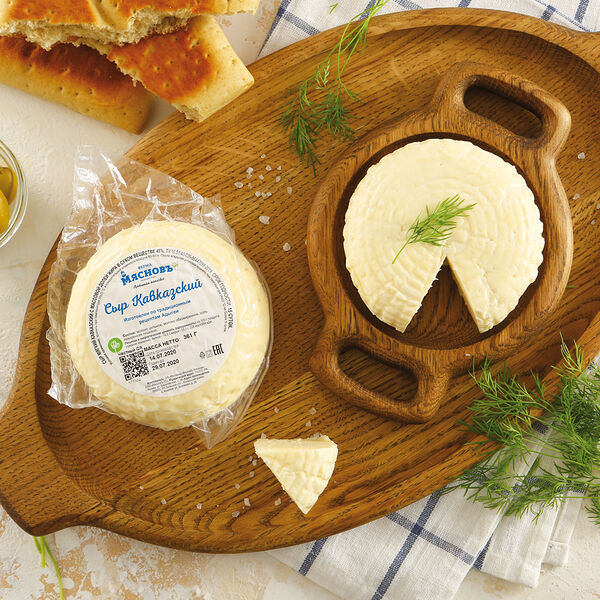 Сыр Кавказский мягкий 45% МясновЪ Ферма, вес