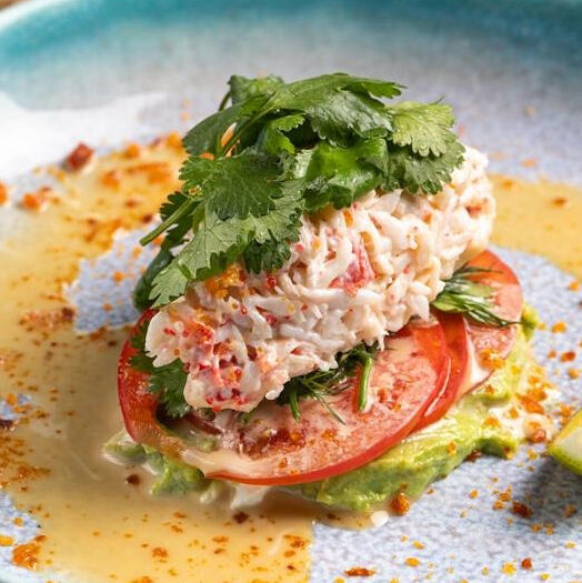 Закуска с крабом и авокадо