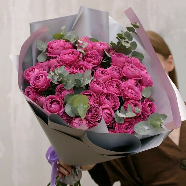 Букет из 7 роз Мисти Баблс в стильной упаковке