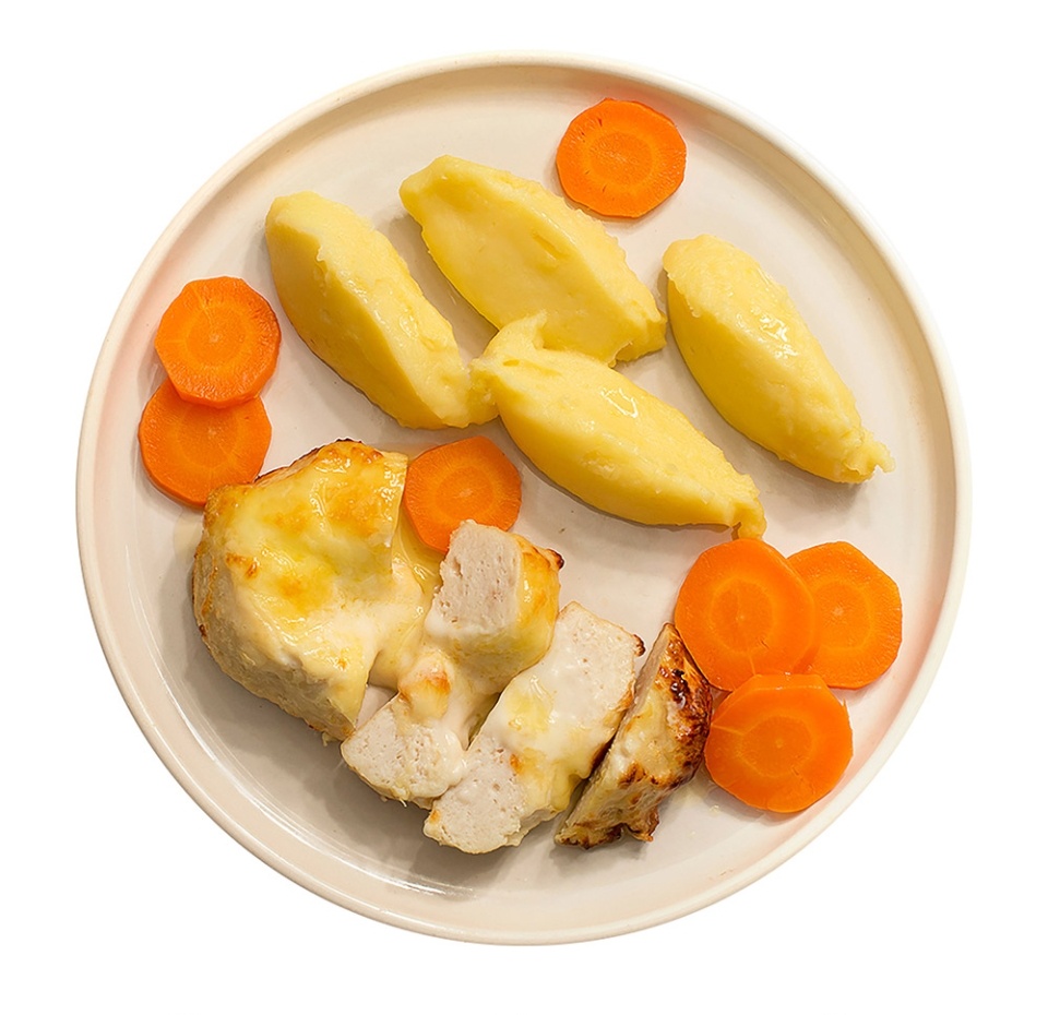 

Котлета куриная, запеченная в соусе, с картофельным пюре "Вкусно детям" 260 г, Россия