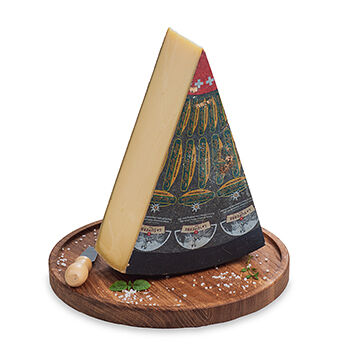 Сыр твердый из коровьего молока Фьор дель Альпи 45% Margot Fromages MARGOT FROMAGES Россия БЗМЖ