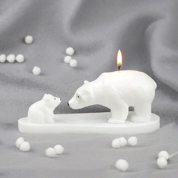 Новогодняя свеча Candleson Белые медведи парафин 156х56х66мм белый