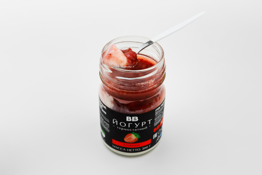 

Йогурт термостатный Клубника 2,5% 200 г