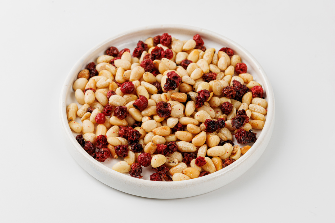 

Ядро кедрового ореха Удачные обжаренное с брусникой 30 г