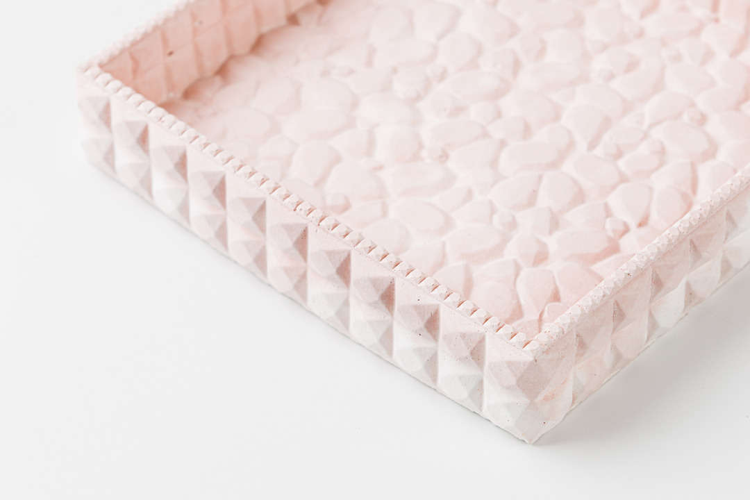 

Подставка из бетона Камень брусчатка малая, цвет розовый мрамор 13,5см*13,5см*2см