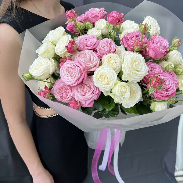 Букет кустовых роз