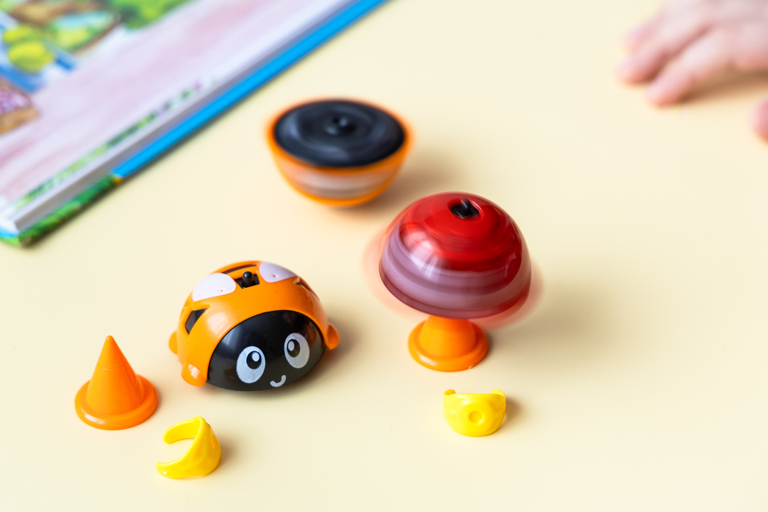 

Машинка "Жук-волчок"