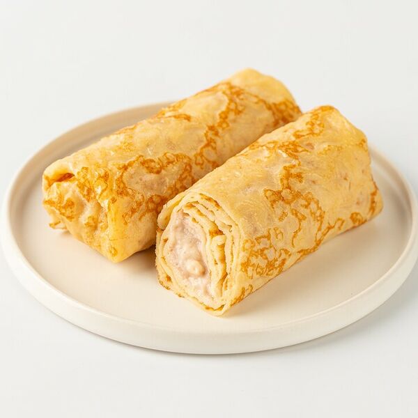 Блины с заварным кремом, мягким сыром и клубникой